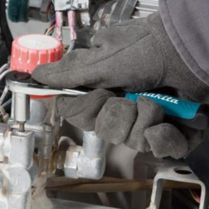 Makita 34-Piece Socket & Accessory Tool Kit – Ideal for DIY and Professional Use