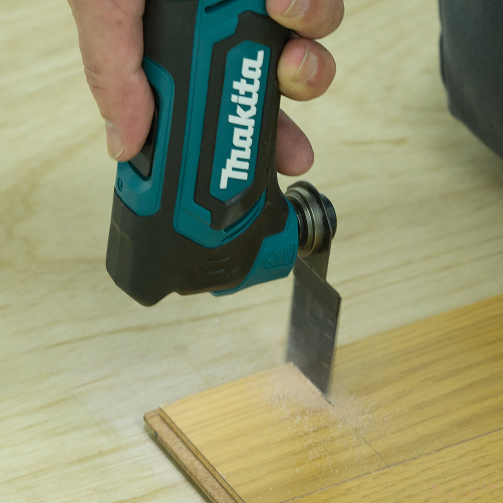 Makita TM30D 10.8V CXT Cordless Multi-Tool – Compact Oscillating Cutter (Body Only / Kit Options)